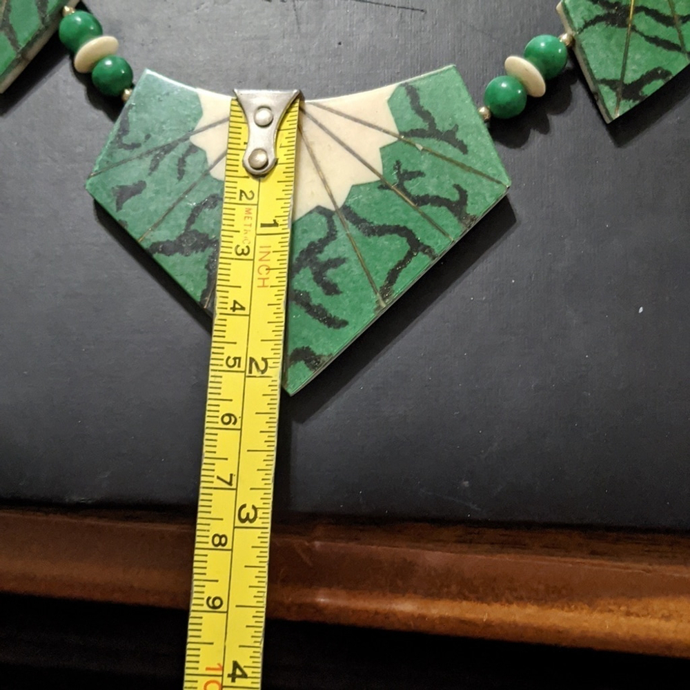 Vintage Gold Tone Green Cream Beaded Plaque Bib Style Statement Necklace - Picture 7 of 8